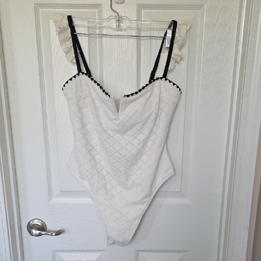 Cupshe White and Black One-Piece Swimsuit